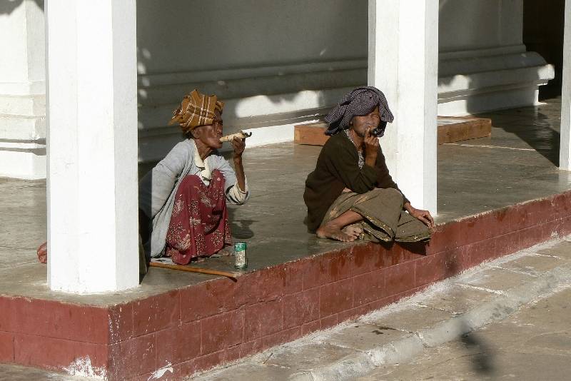 13 Shwezigon Pagoda Bagan